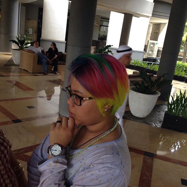 Contoh Rainbow Hair Coloring by Dido Salon